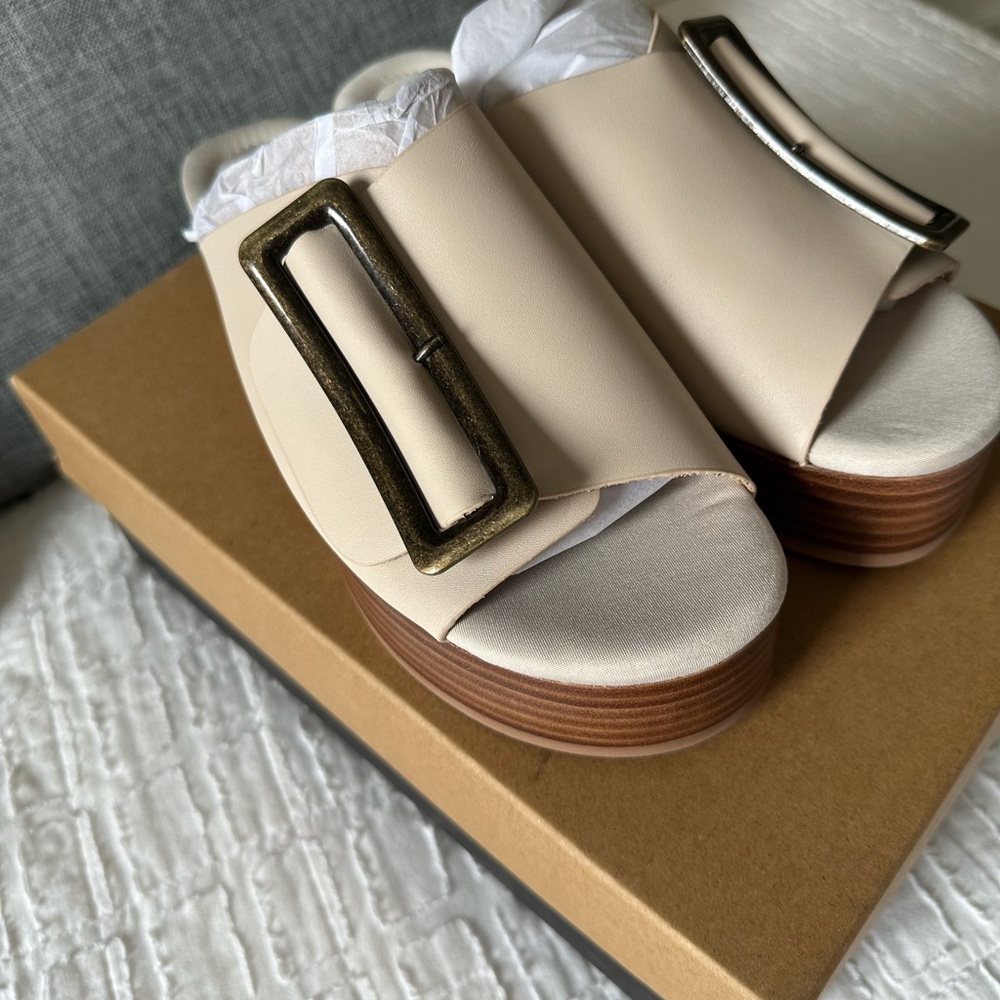 Kelsi Dagger Cream Platform Sandals with Buckle - Picture 2 of 7